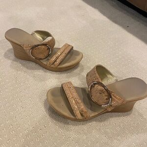 Women’s wedge sandals